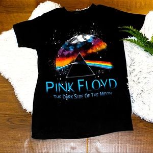 PINK FLOYD T-shirt.